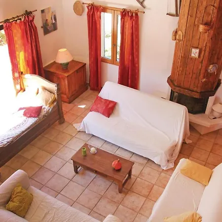 Awesome In With Heated Swimming Pool Сasa de vacaciones Grillon