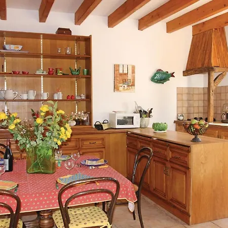 Сasa de vacaciones Awesome In With Heated Swimming Pool *