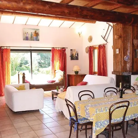 Awesome In With Heated Swimming Pool Сasa de vacaciones Grillon