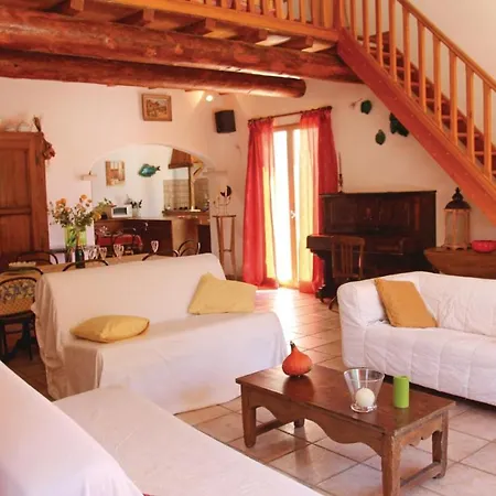 Сasa de vacaciones Awesome In With Heated Swimming Pool Grillon