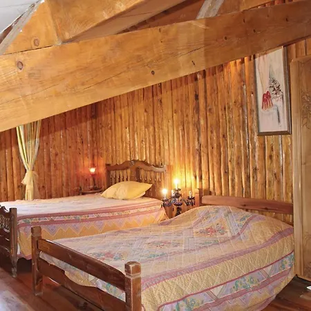 Awesome In With Heated Swimming Pool Сasa de vacaciones